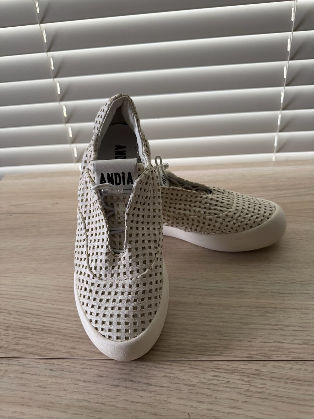 Andia Fora Ivory cut out Slip-On Sneakers for Women size 39
